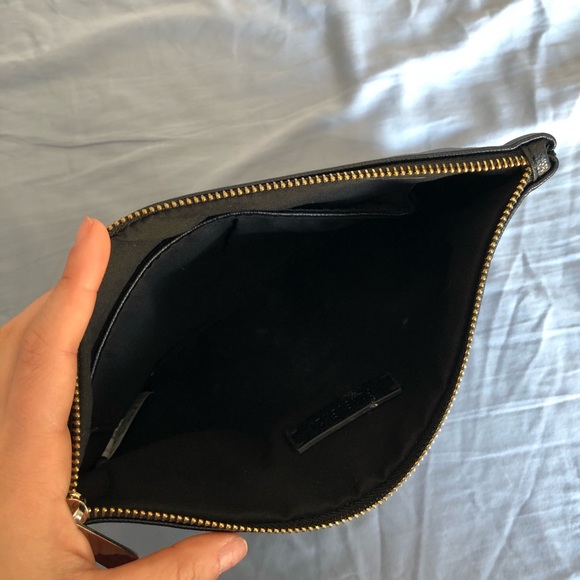 FOREVER 21 | Black Leather Clutch - Picture 4 of 4